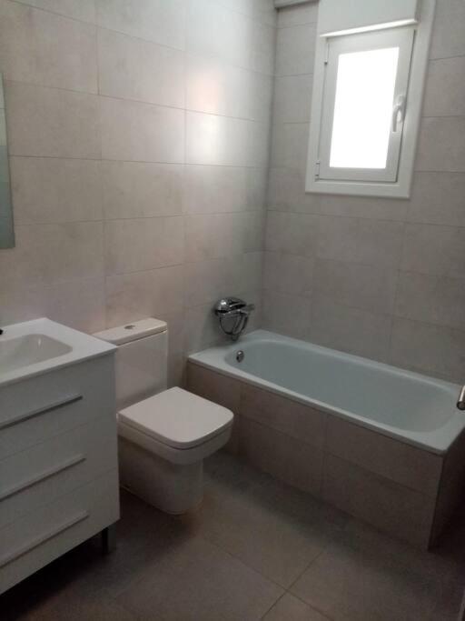 Casa Julio, Bonita Casa Comoda Y Espaciosa, Totalmente Reformada Con Terraza Y Jardin Privado Рьесу Экстерьер фото